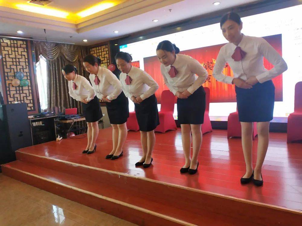 敬業(yè)賓館2020年服務(wù)禮儀風(fēng)采展示大賽圓滿落幕 禮儀之美點(diǎn)亮專業(yè)服務(wù)